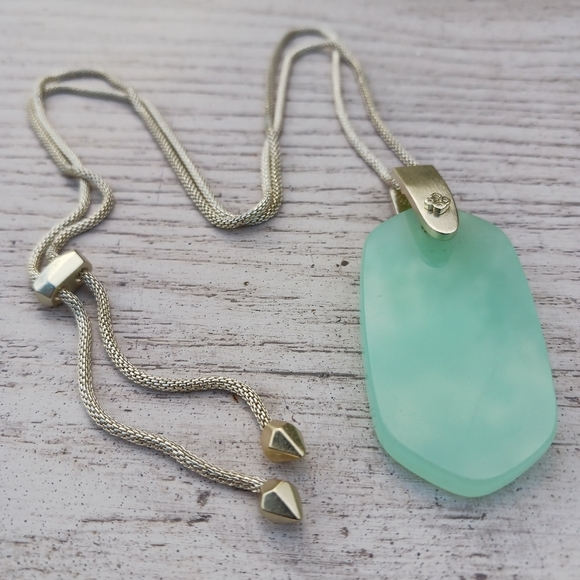 Kendra Scott Silver Tone “Inez” Adjustable Pendant Necklace In Green Chalcedony - Picture 10 of 14